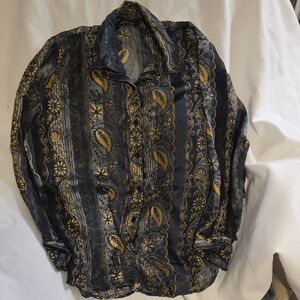 Elegant Women's Blouse with Floral Patterns